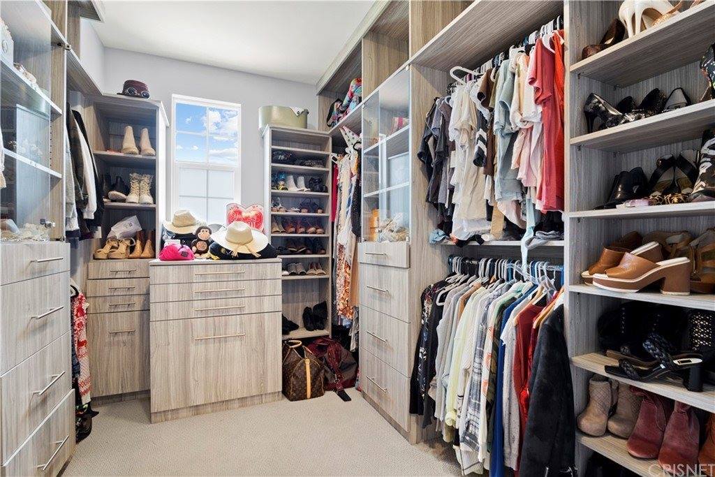 27672 Skylark Lane, Saugus, CA 91350