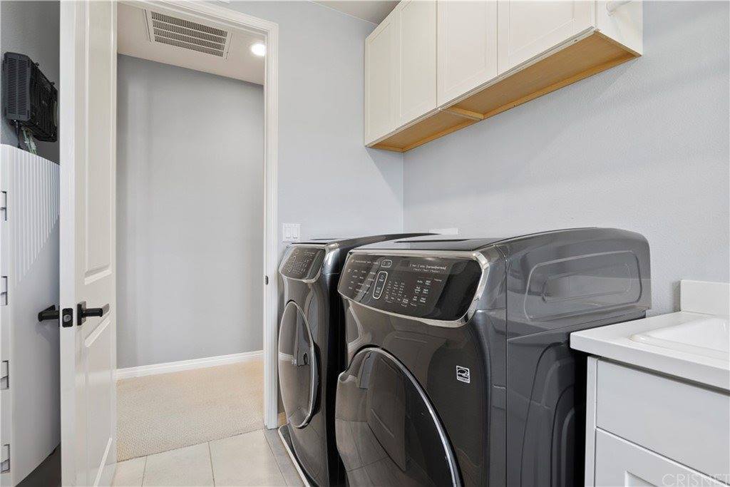 27672 Skylark Lane, Saugus, CA 91350