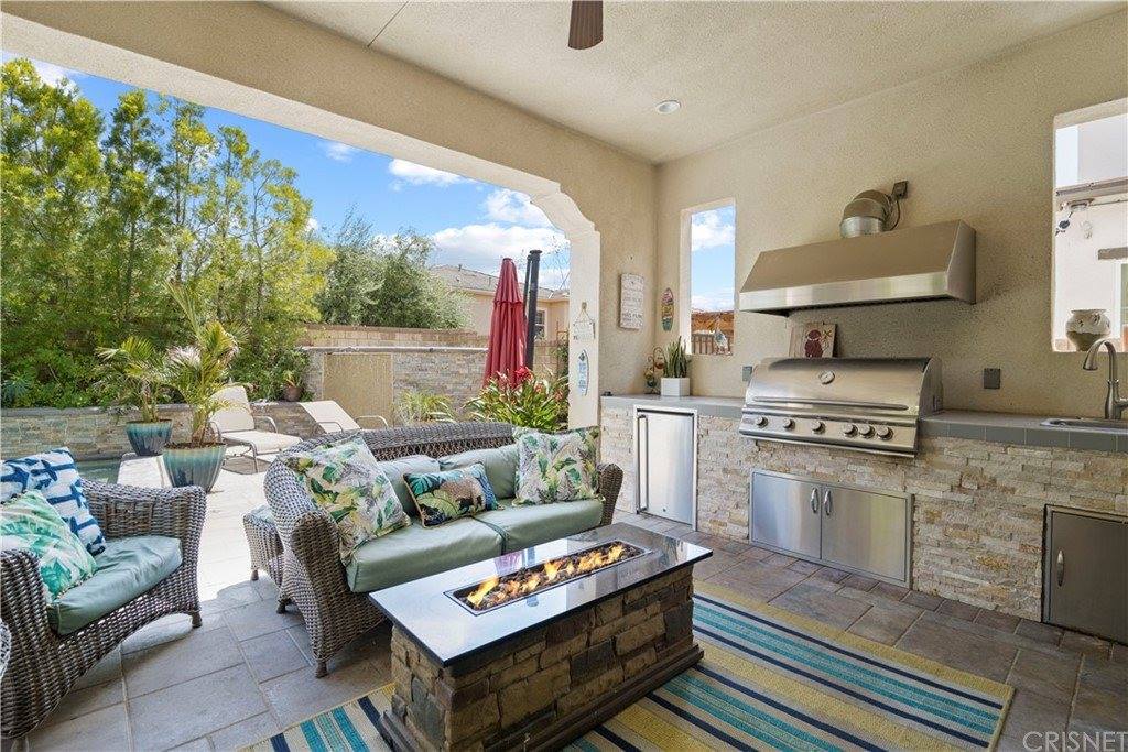 27672 Skylark Lane, Saugus, CA 91350