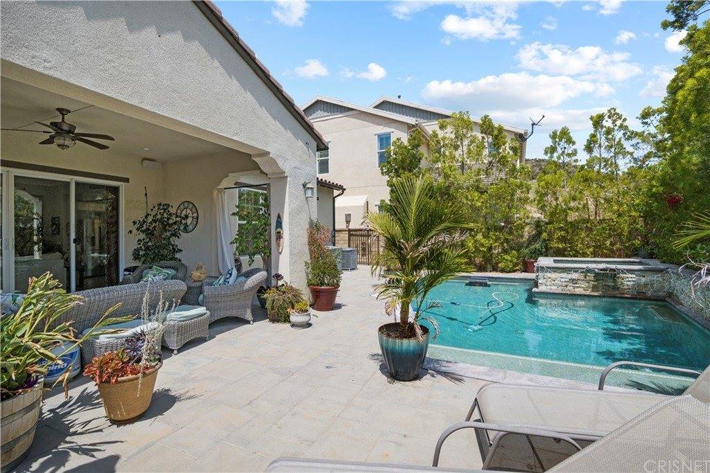 27672 Skylark Lane, Saugus, CA 91350