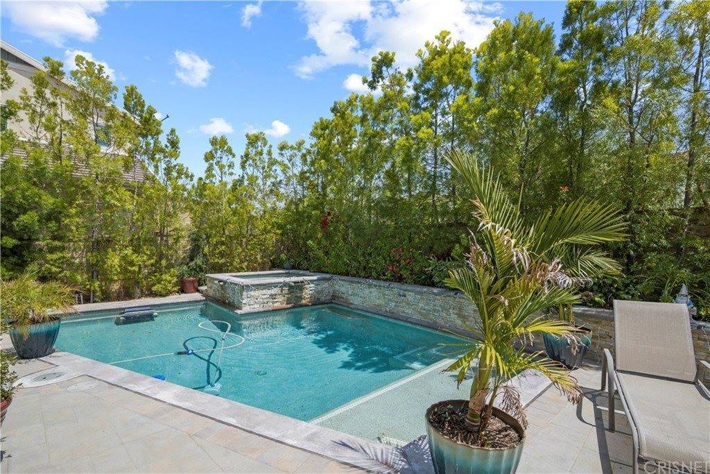 27672 Skylark Lane, Saugus, CA 91350