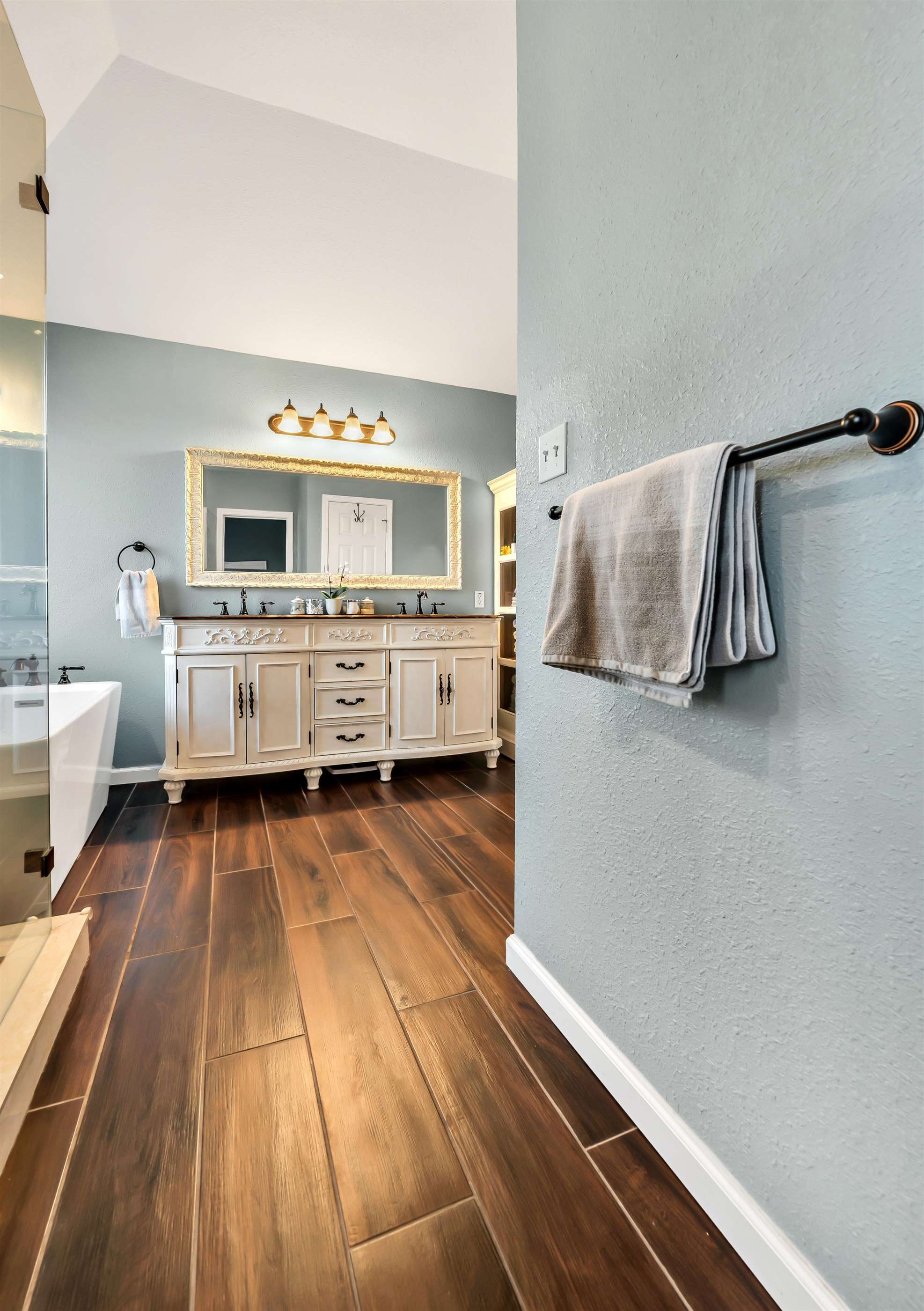 5390 Leroy Parkway, West, TX 76640