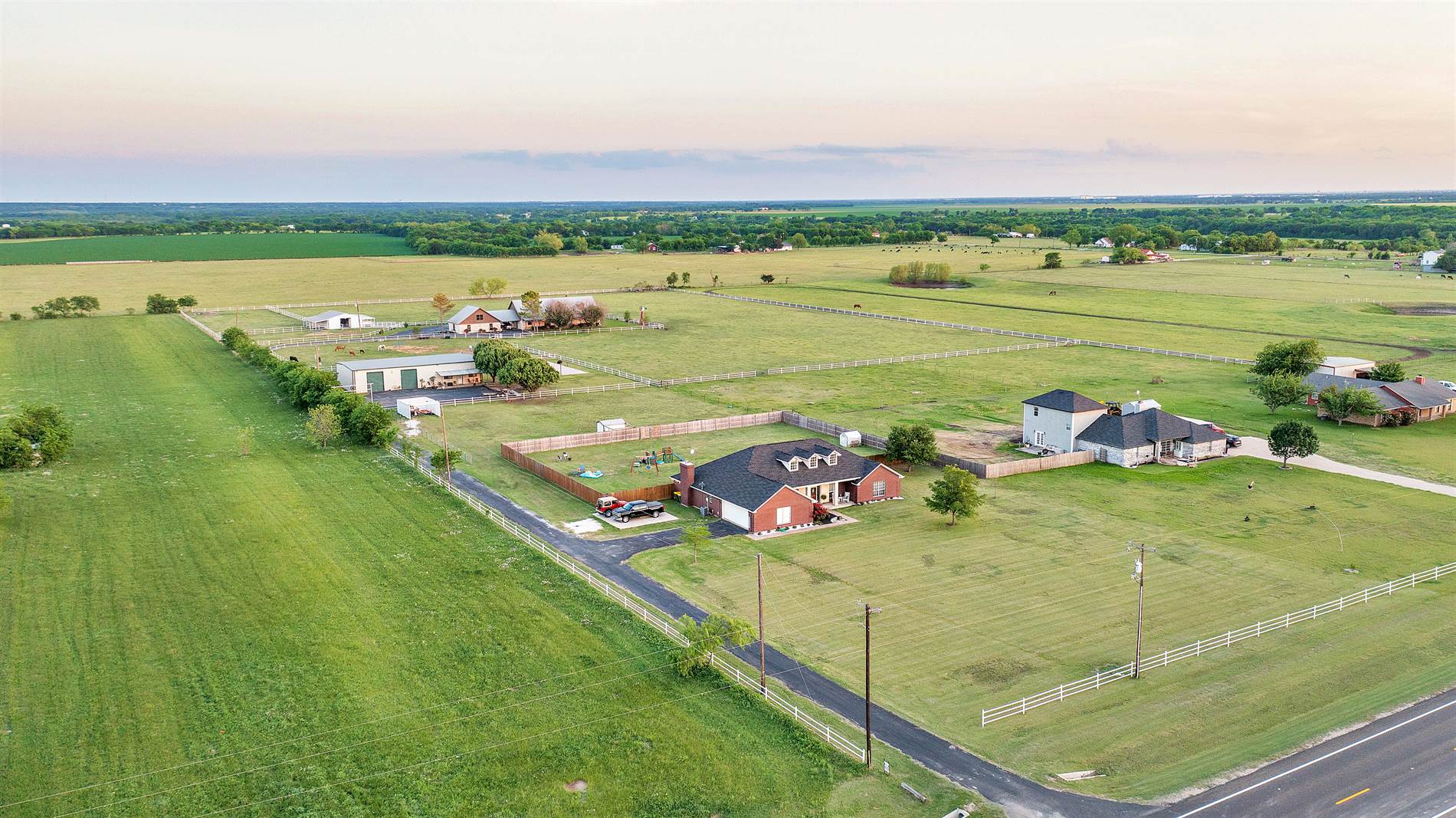 5390 Leroy Parkway, West, TX 76640