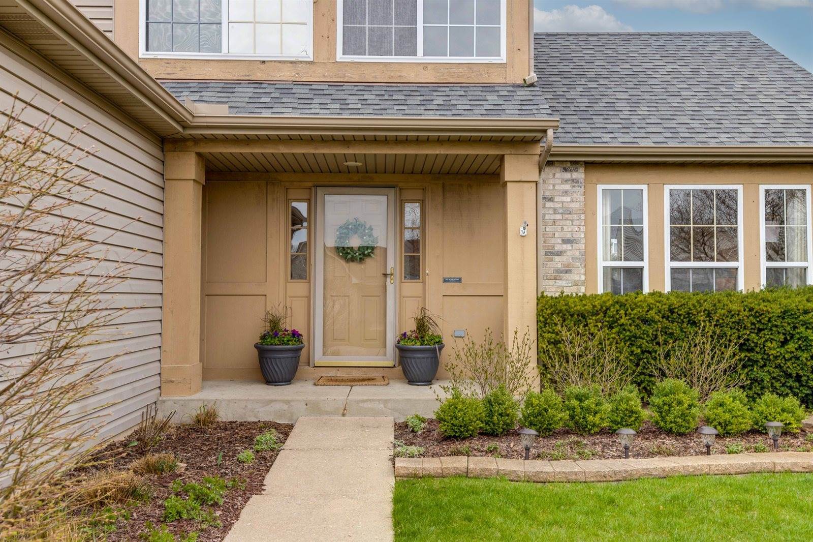 183 Stillwater Drive, Hainesville, IL 60030