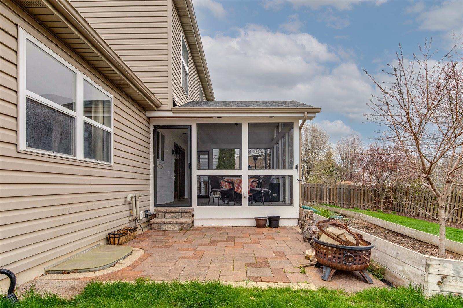 183 Stillwater Drive, Hainesville, IL 60030