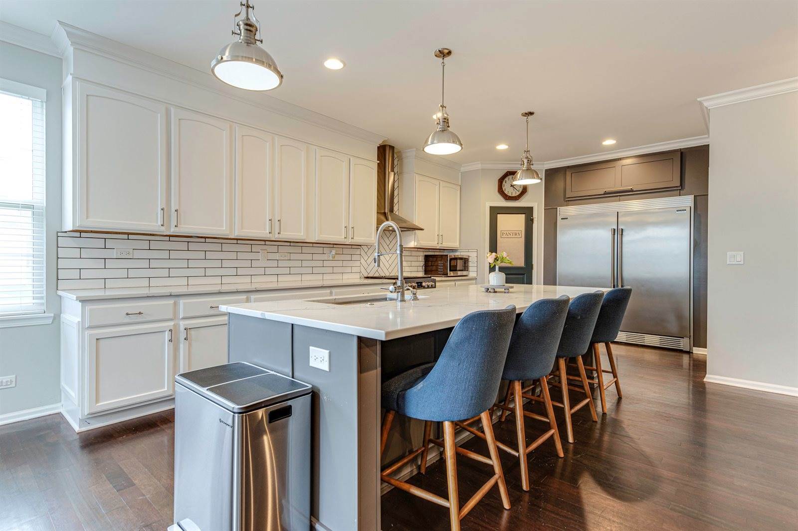 410 West Amberside Drive, Elgin, IL 60124