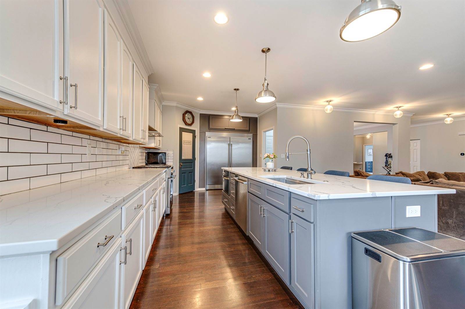 410 West Amberside Drive, Elgin, IL 60124