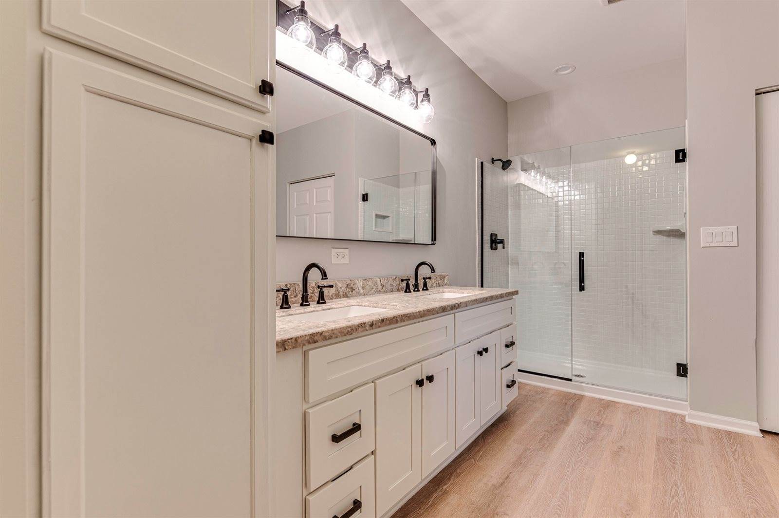 410 West Amberside Drive, Elgin, IL 60124