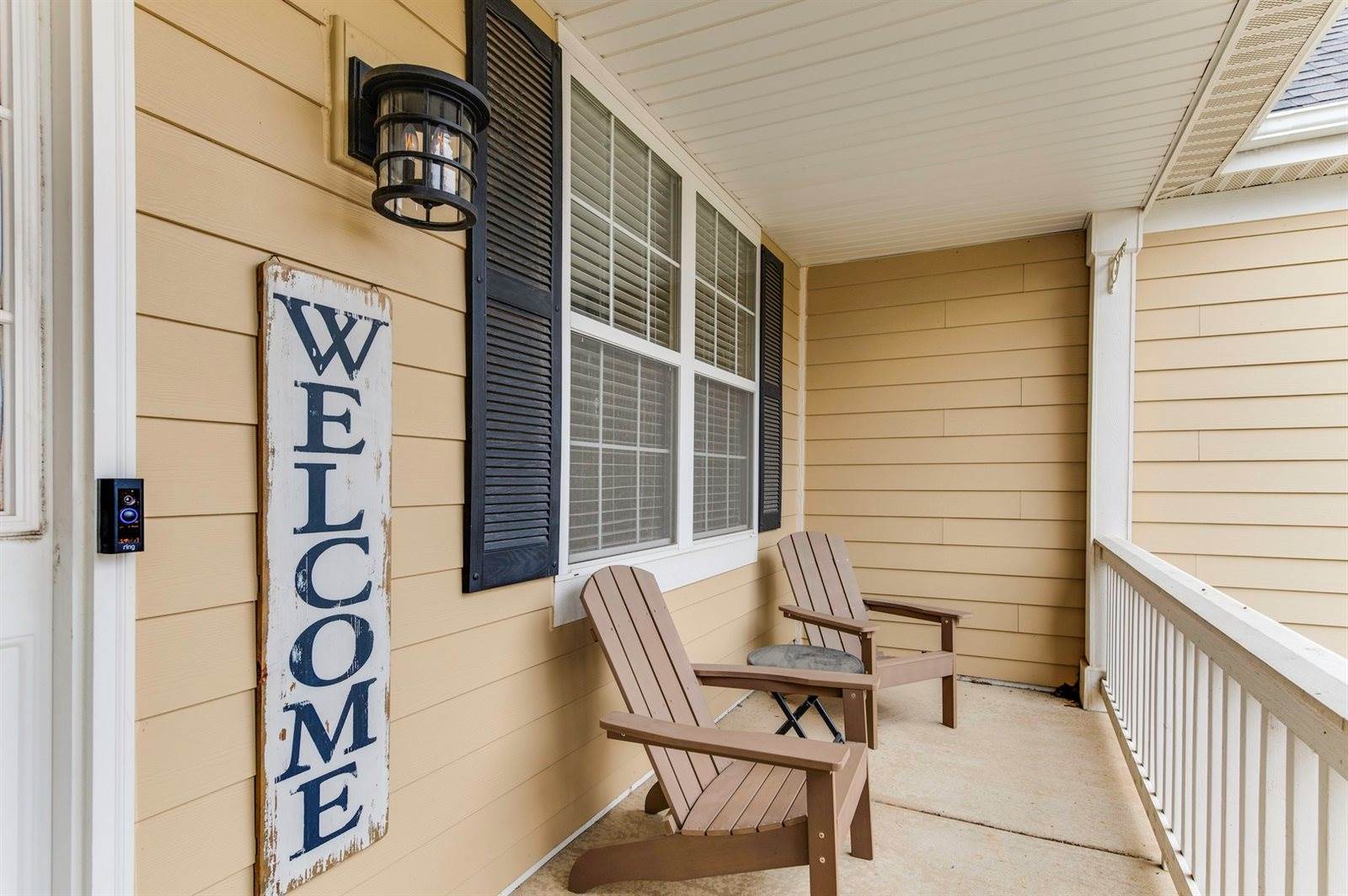 410 West Amberside Drive, Elgin, IL 60124