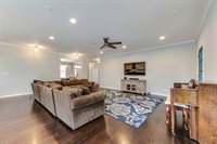 410 West Amberside Drive, Elgin, IL 60124