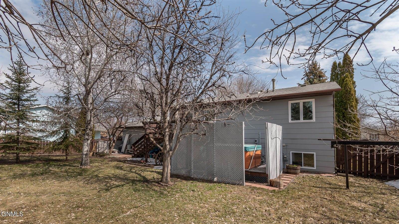 3830 Renee Drive, Bismarck, ND 58503