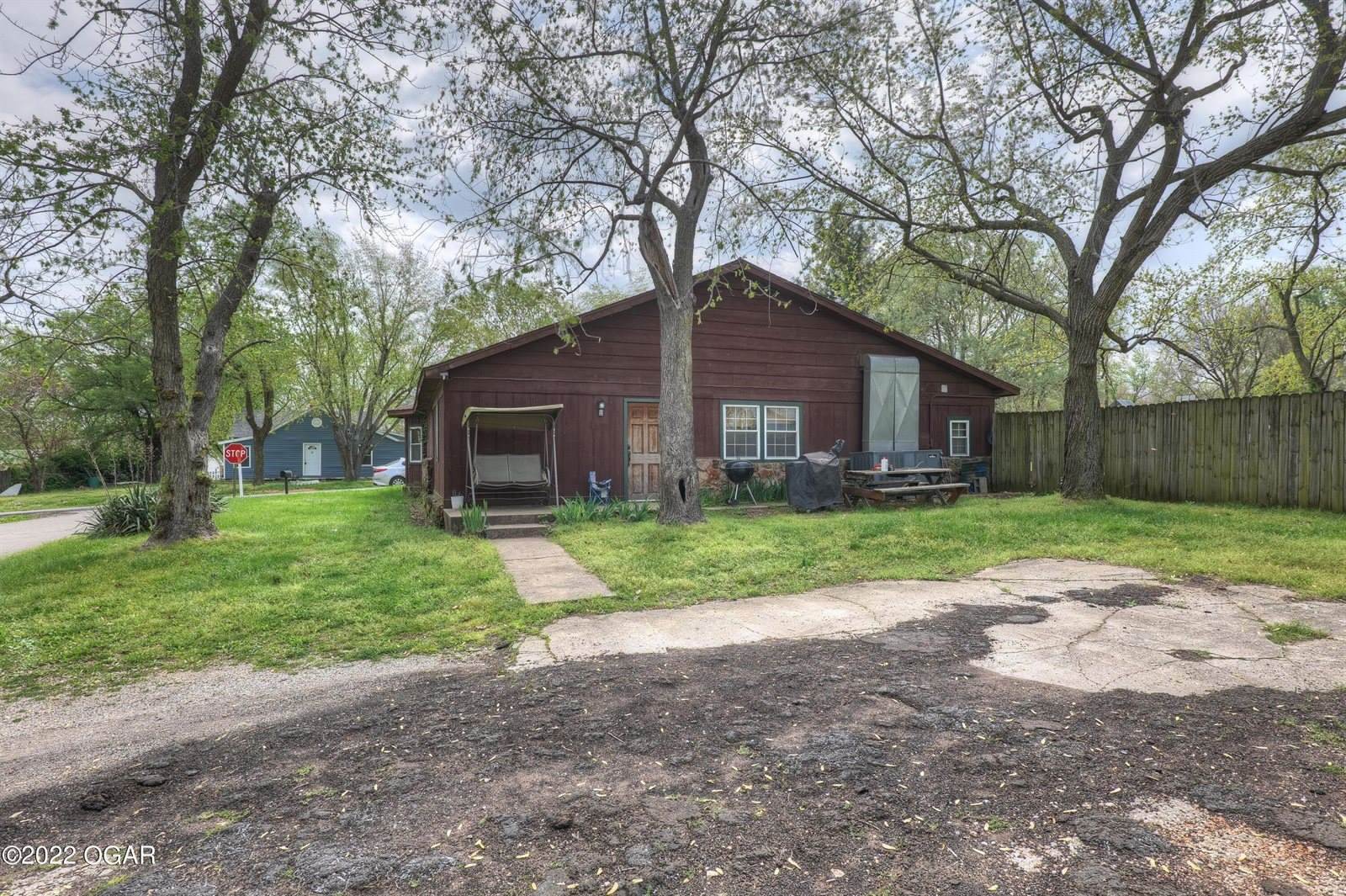 626 South Center Street, Granby, MO 64844