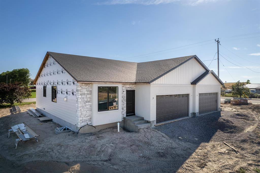 318 Lakeview Blvd, American Falls, ID 83211
