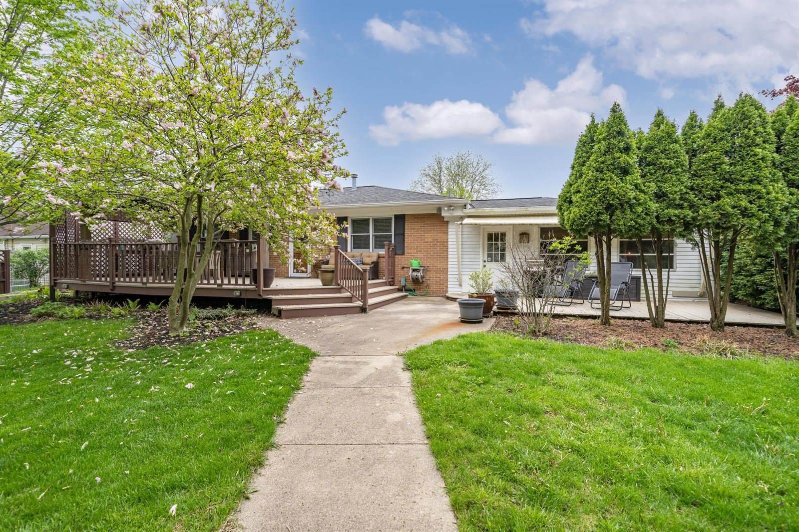 4818 Hillcrest Street South, Hilliard, OH 43026