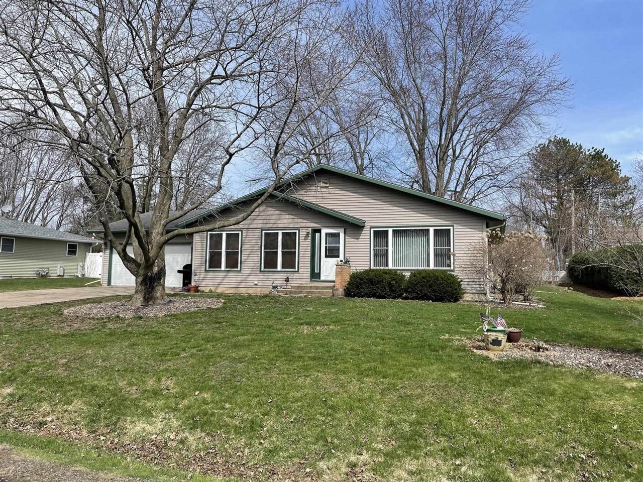 607 S Sycamore Avenue, Marshfield, WI 54449