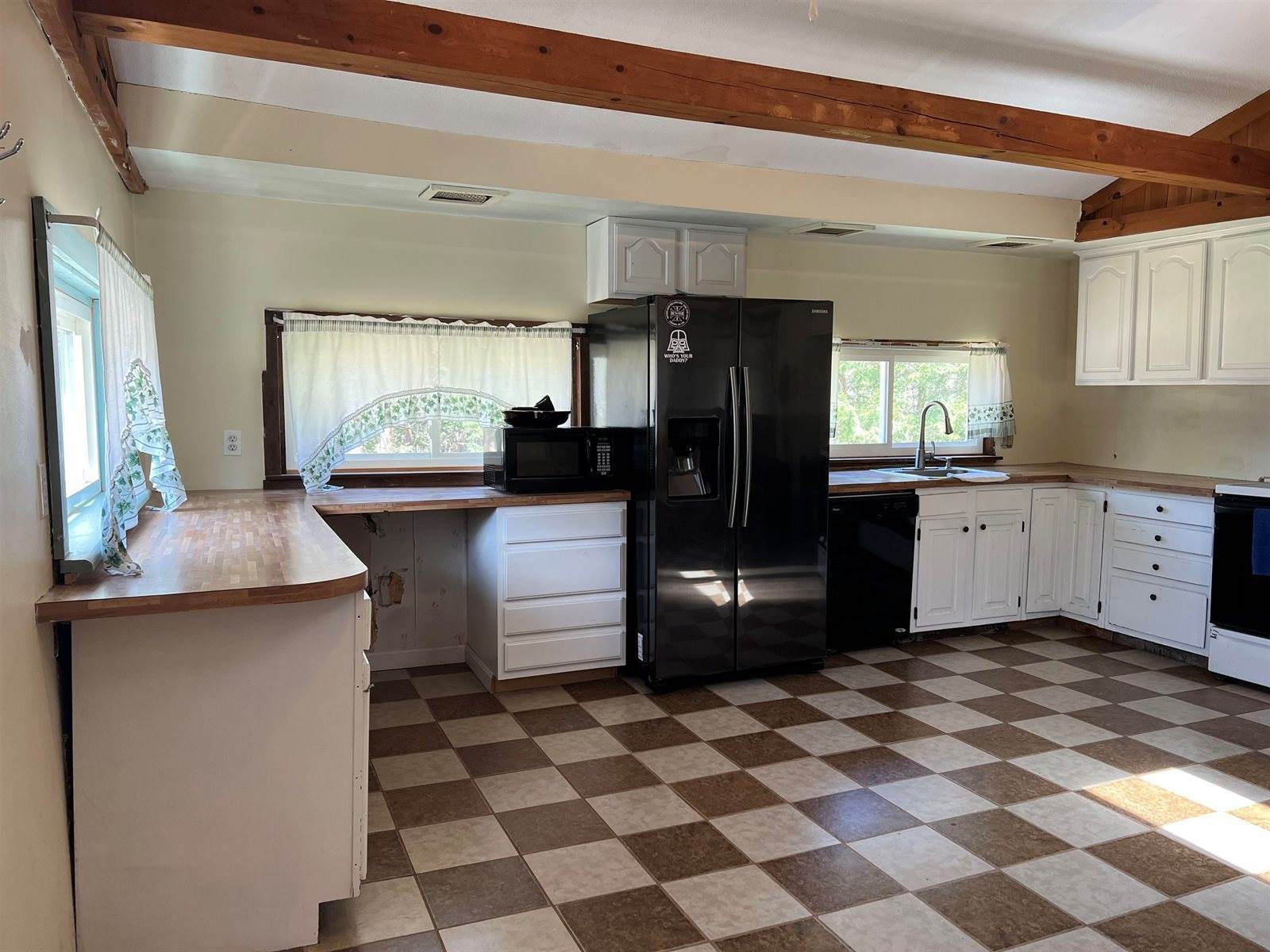 3 Briar Road, Raymond, NH 03077