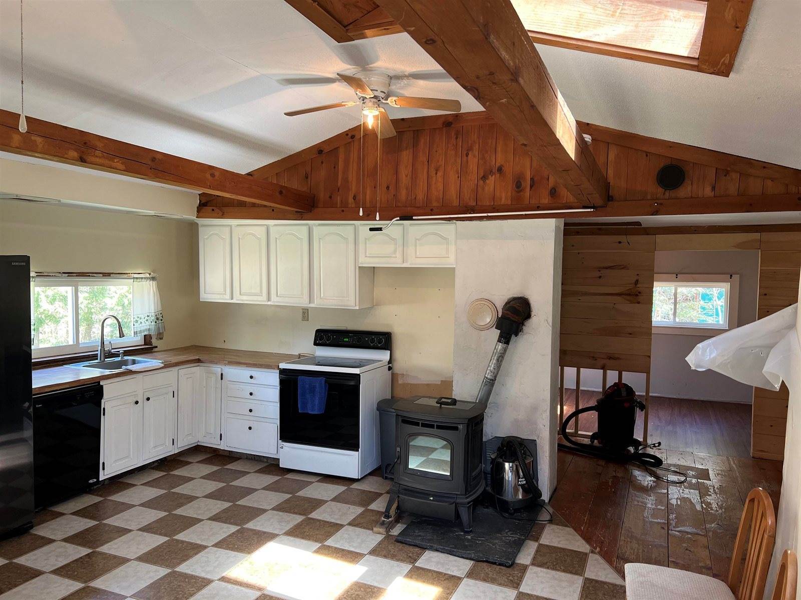 3 Briar Road, Raymond, NH 03077