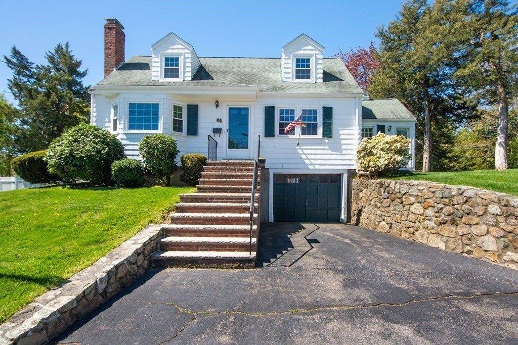 12 Greenleaf Rd, Norwood, MA 02062