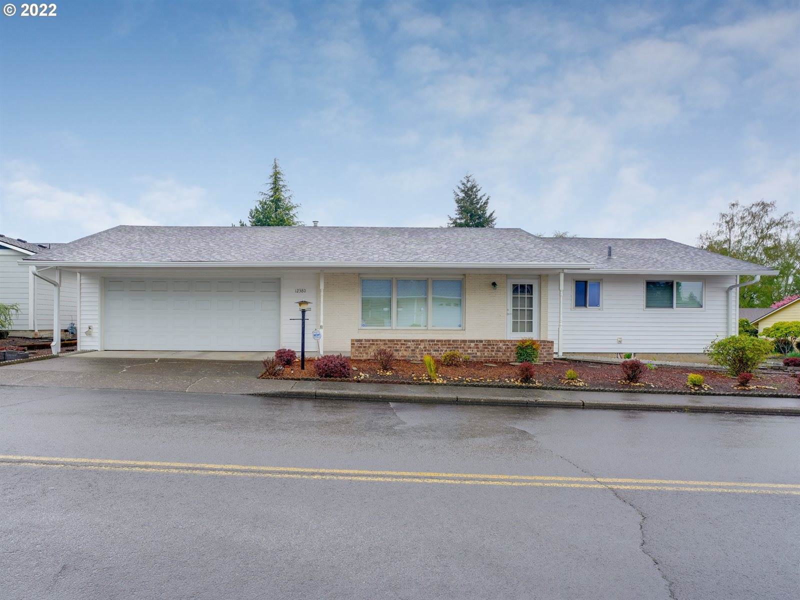 12380 SW King George Dr, King City, OR 97224
