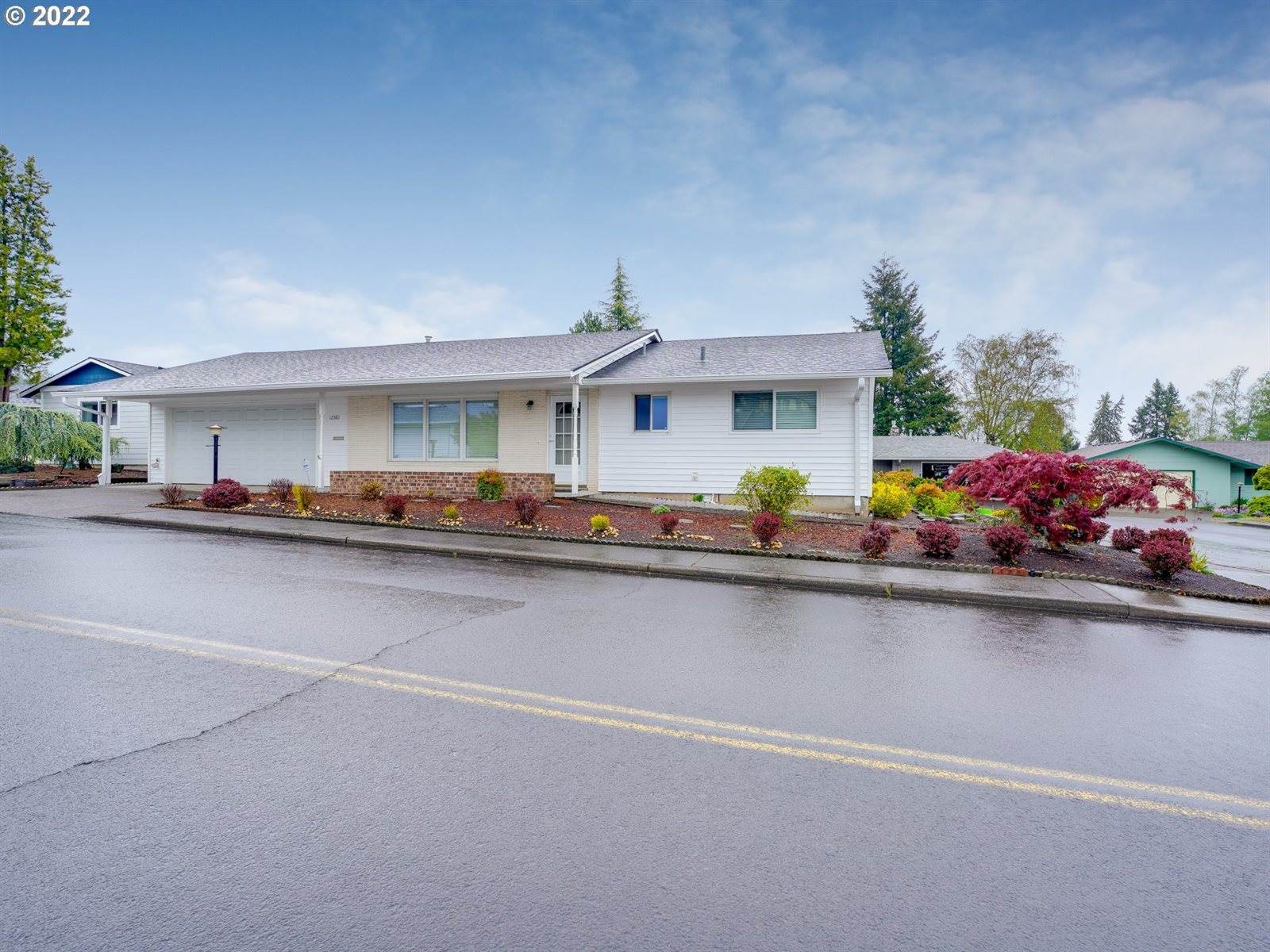 12380 SW King George Dr, King City, OR 97224