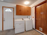 12380 SW King George Dr, King City, OR 97224