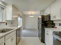 12380 SW King George Dr, King City, OR 97224