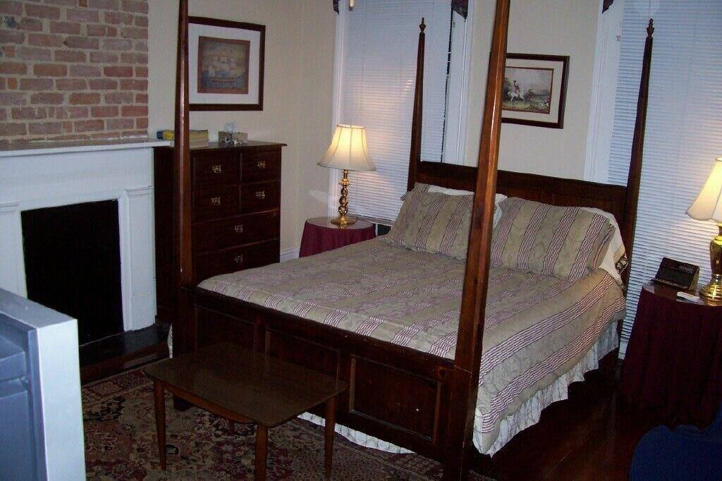 1722 Pauger Street, New Orleans, LA 70116