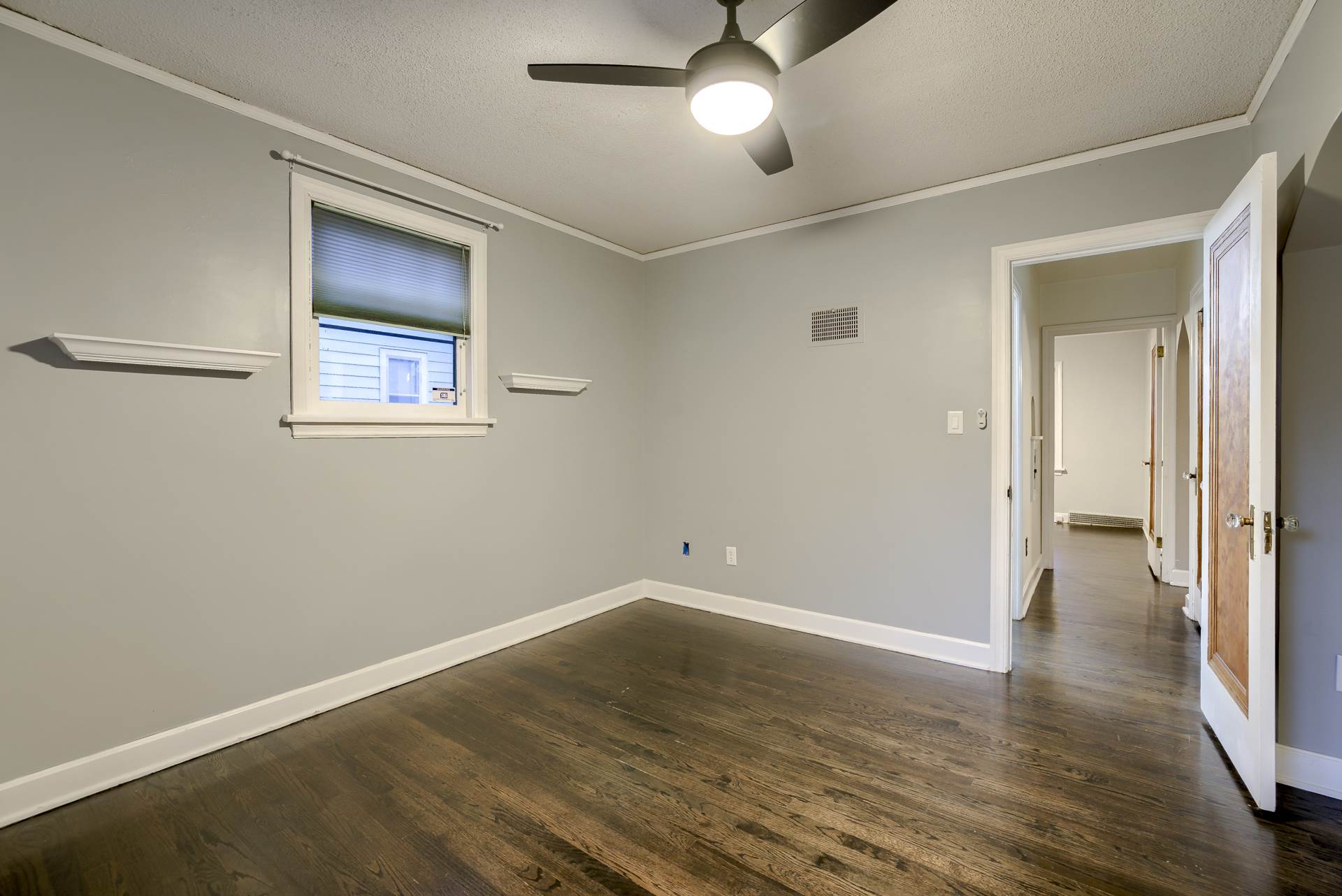 1411 S 52 Street, Omaha, NE 68106