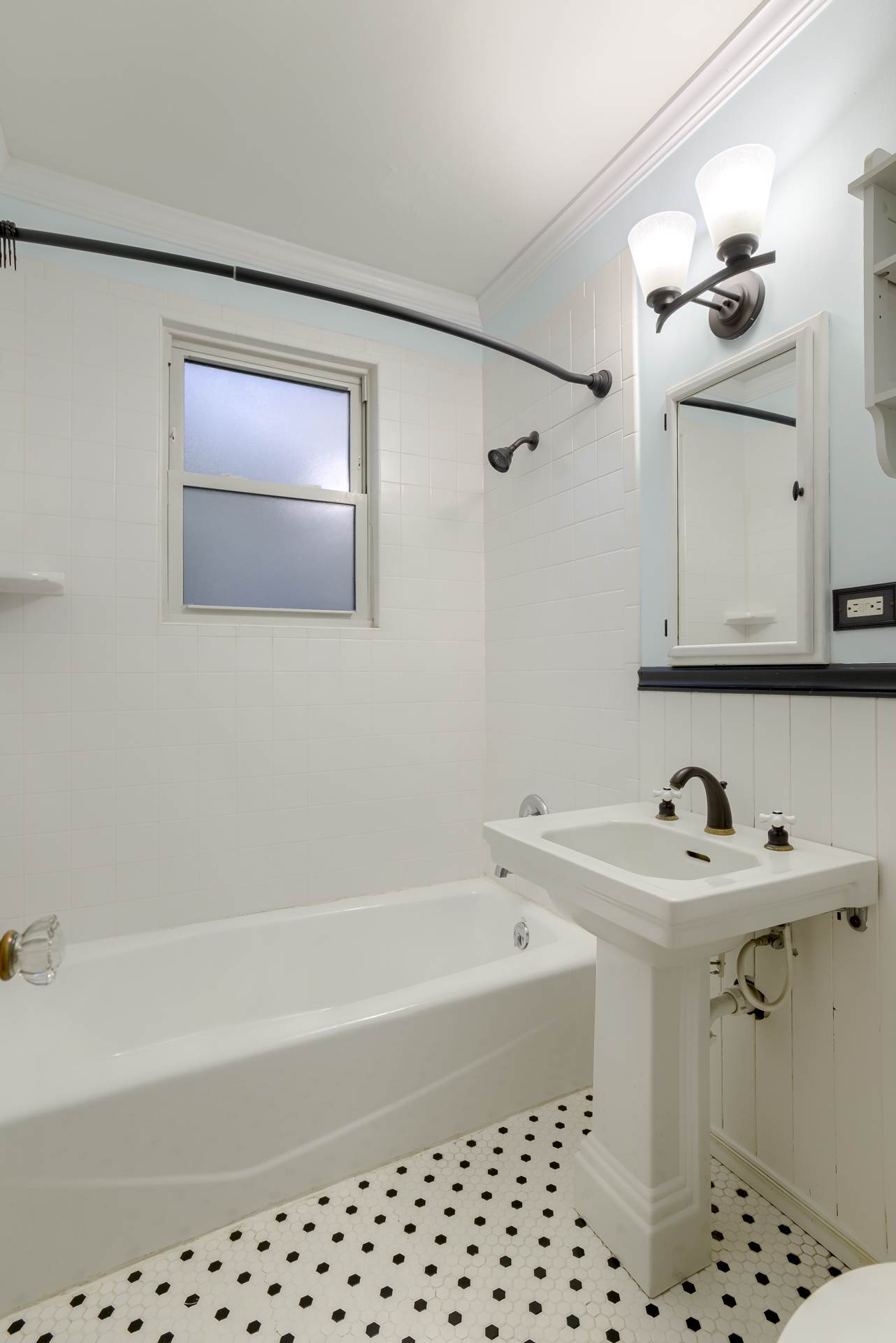 1411 S 52 Street, Omaha, NE 68106