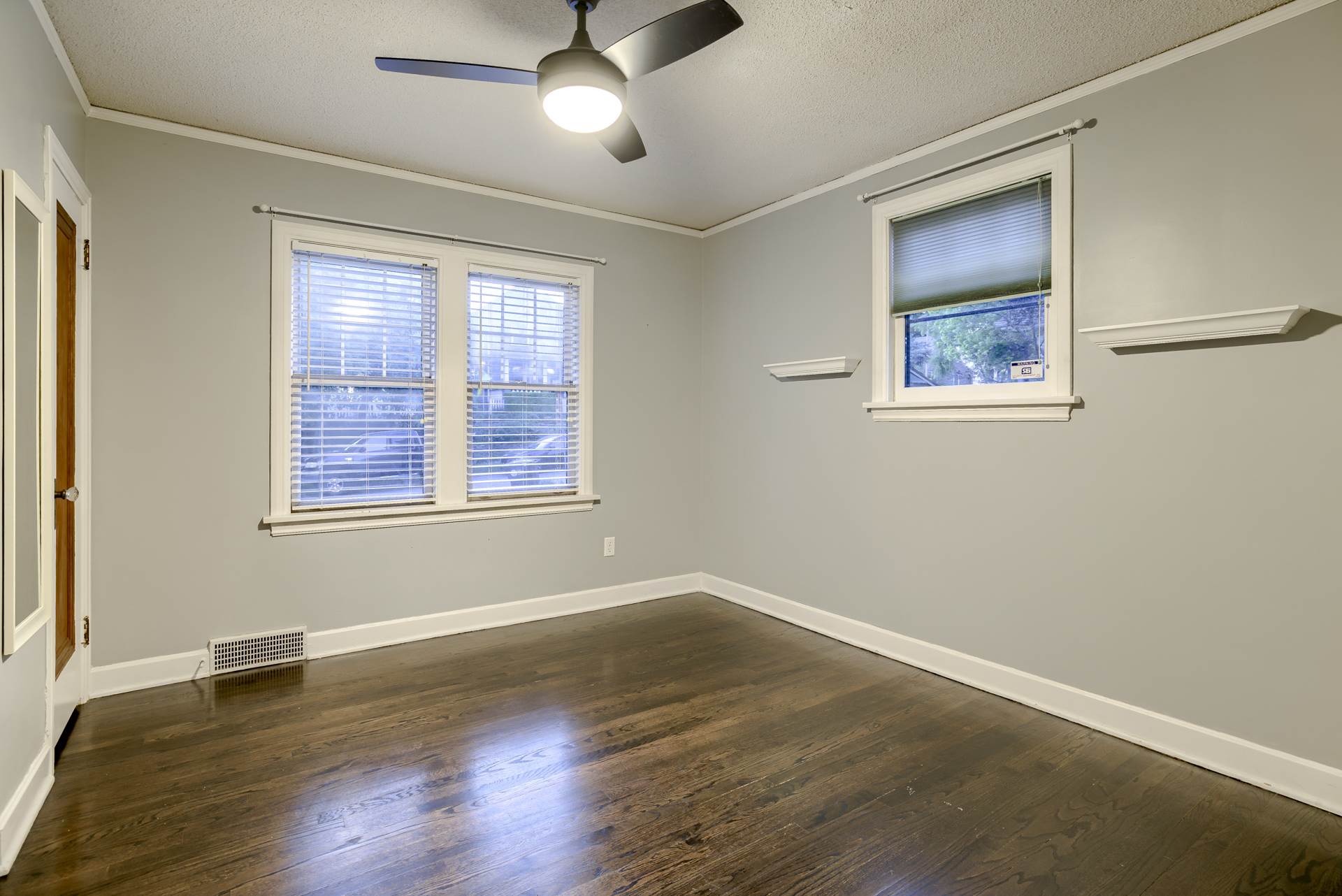 1411 S 52 Street, Omaha, NE 68106