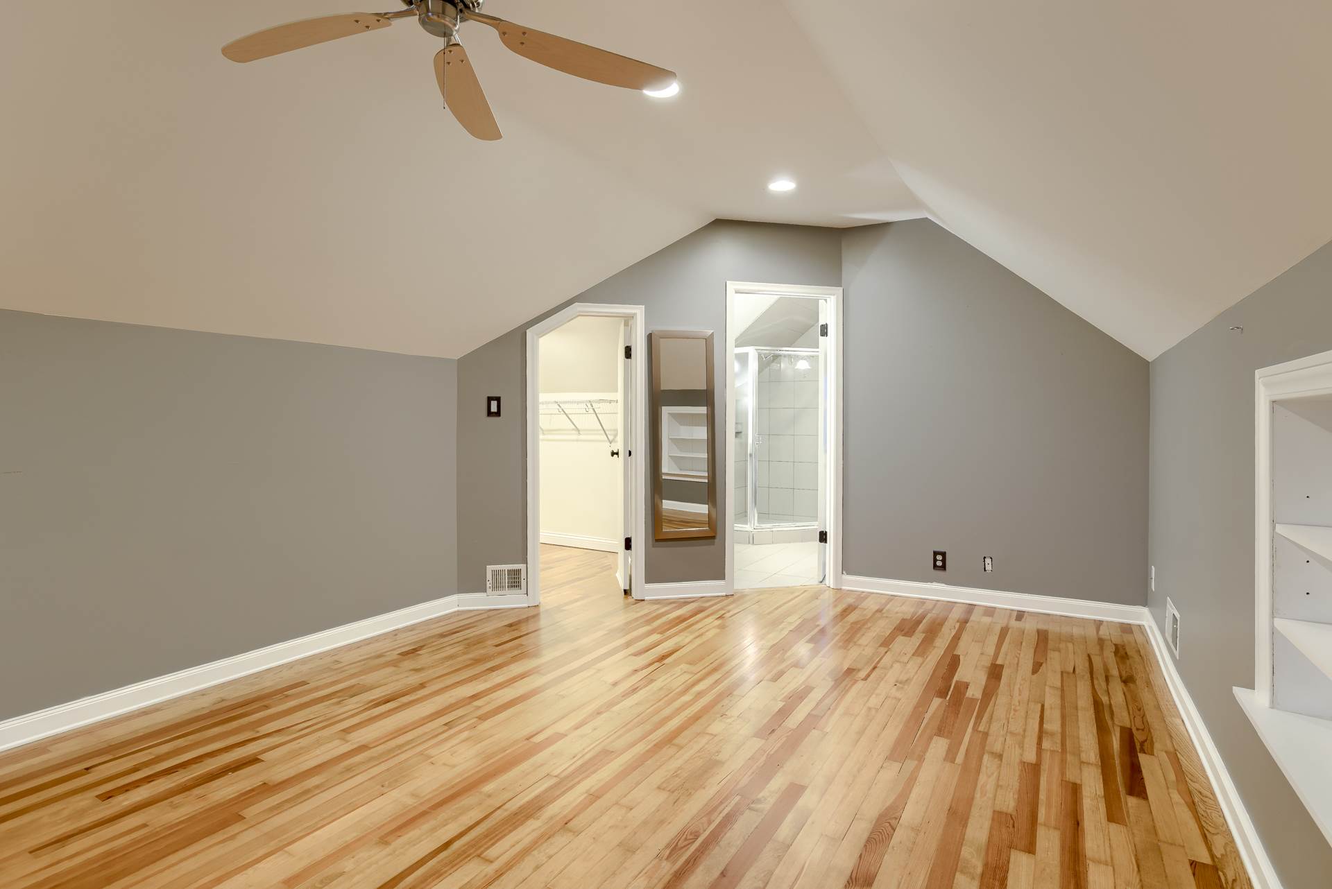 1411 S 52 Street, Omaha, NE 68106