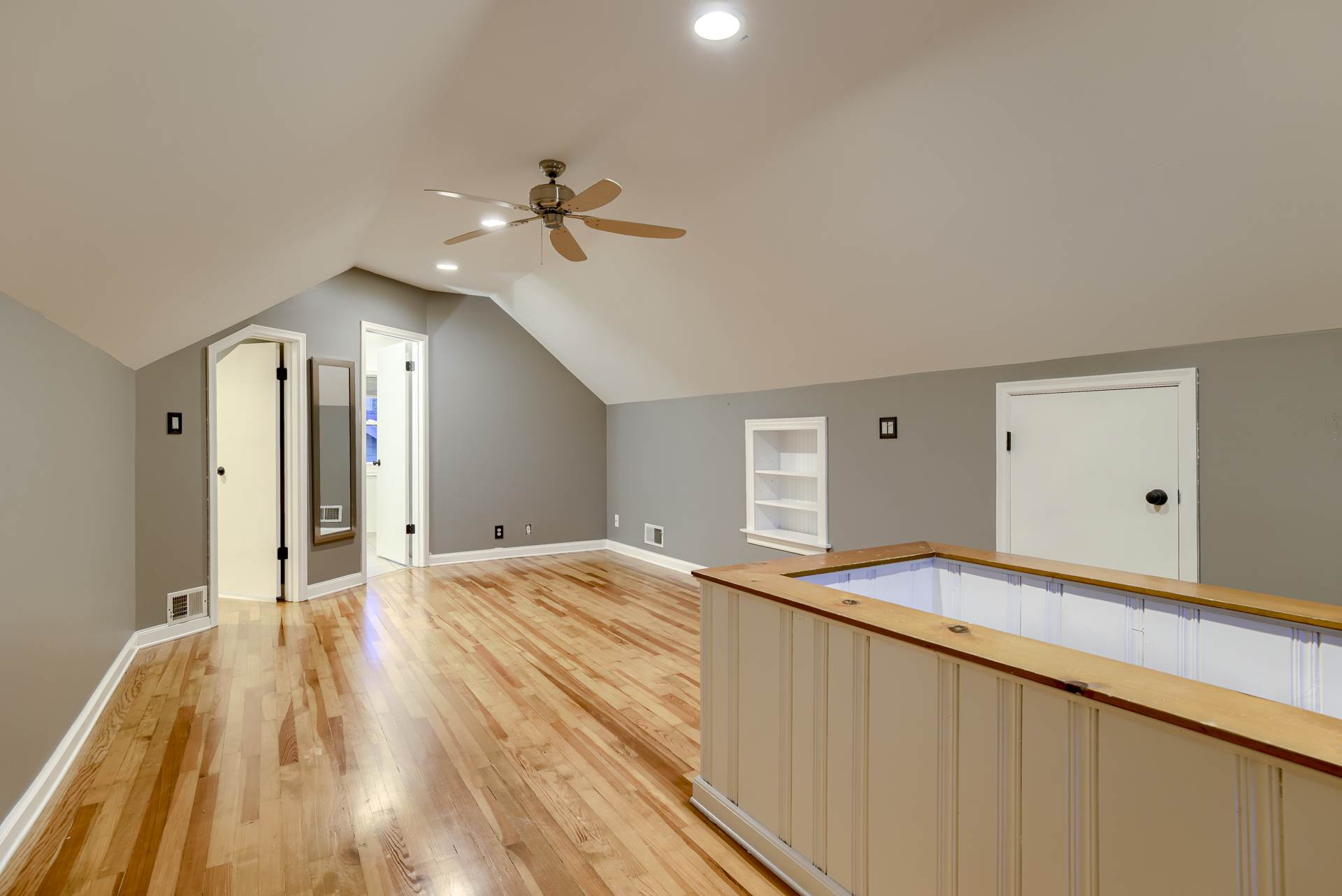 1411 S 52 Street, Omaha, NE 68106