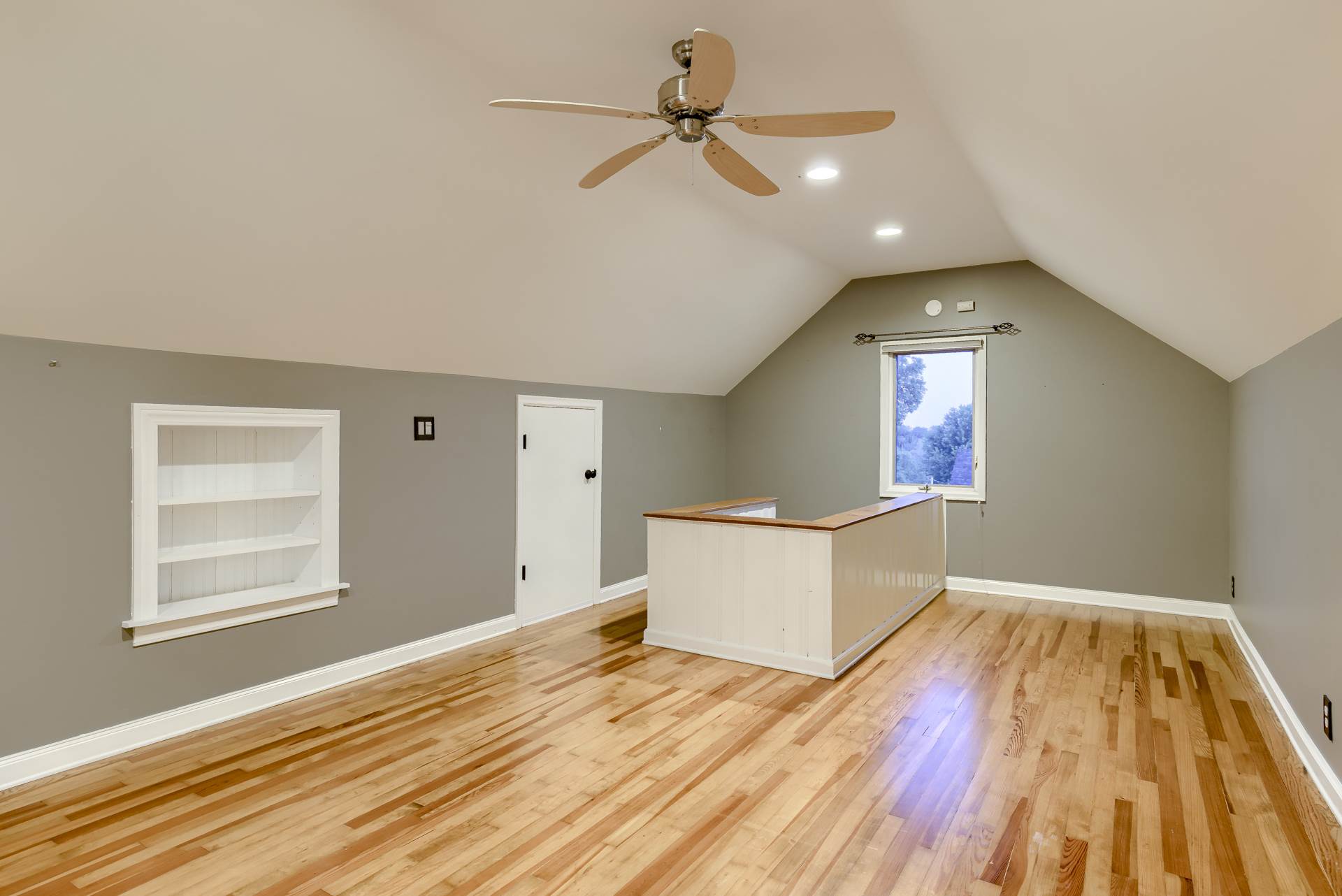 1411 S 52 Street, Omaha, NE 68106