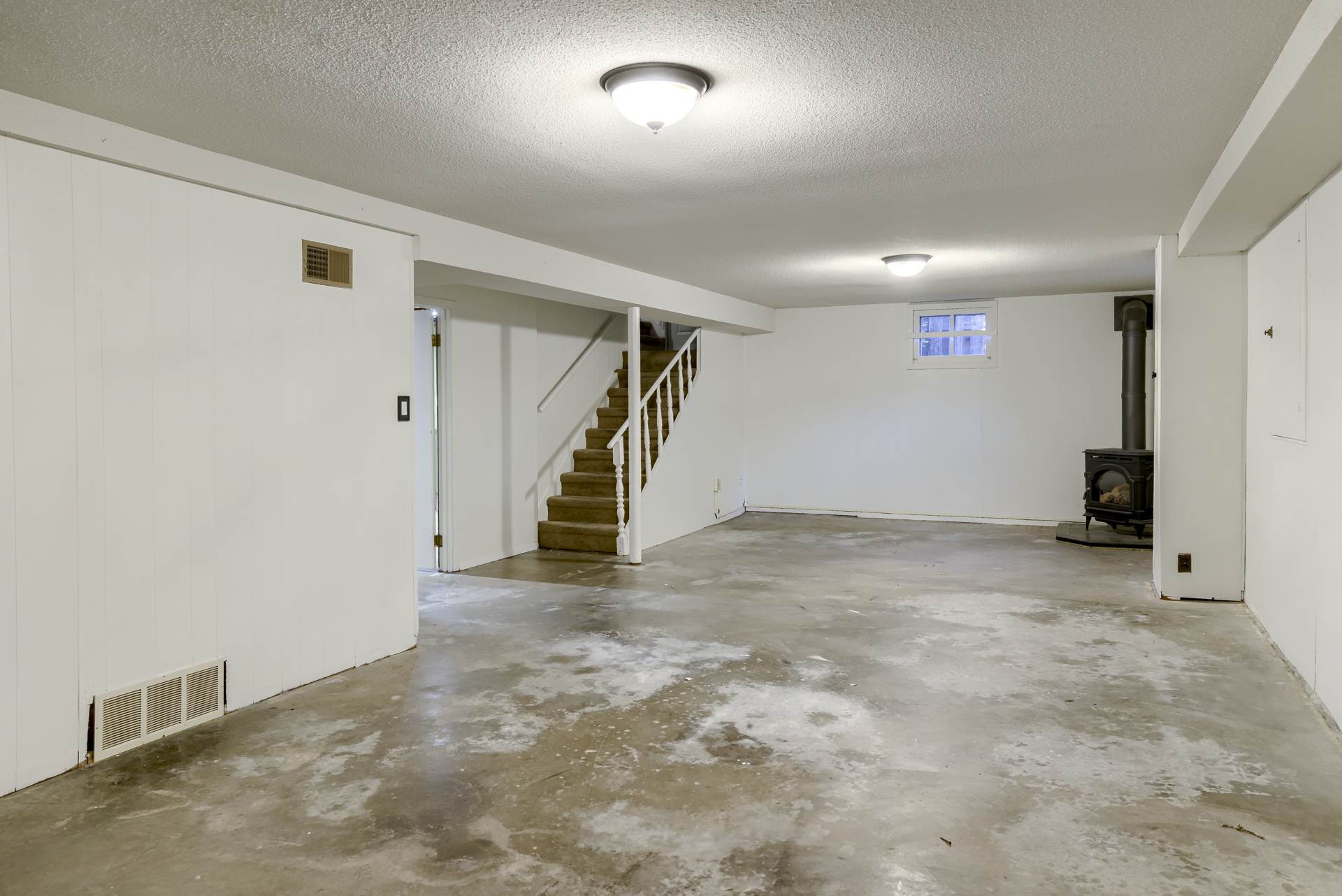 1411 S 52 Street, Omaha, NE 68106