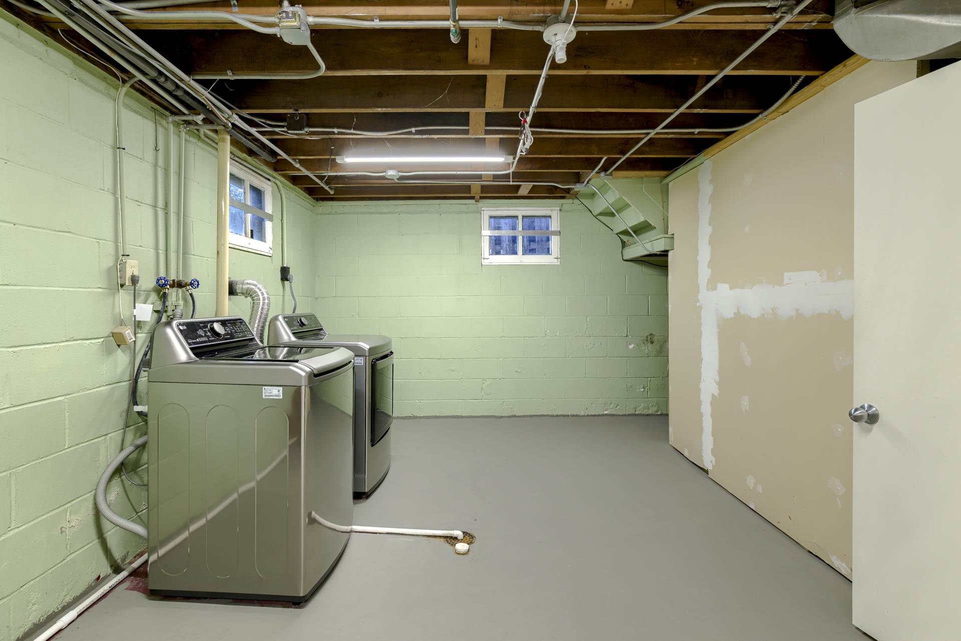 1411 S 52 Street, Omaha, NE 68106