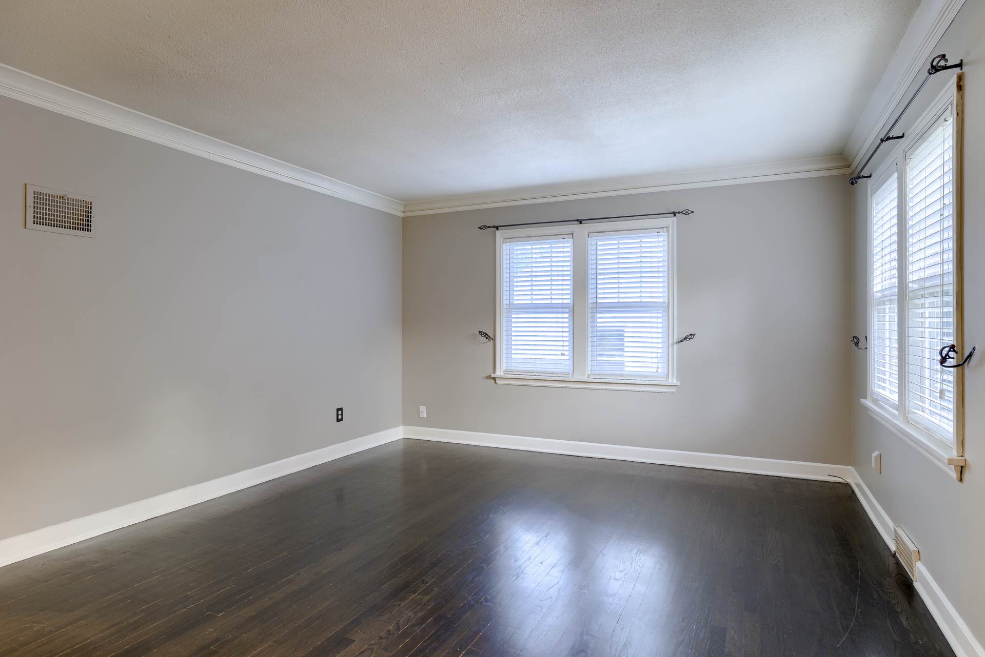 1411 S 52 Street, Omaha, NE 68106