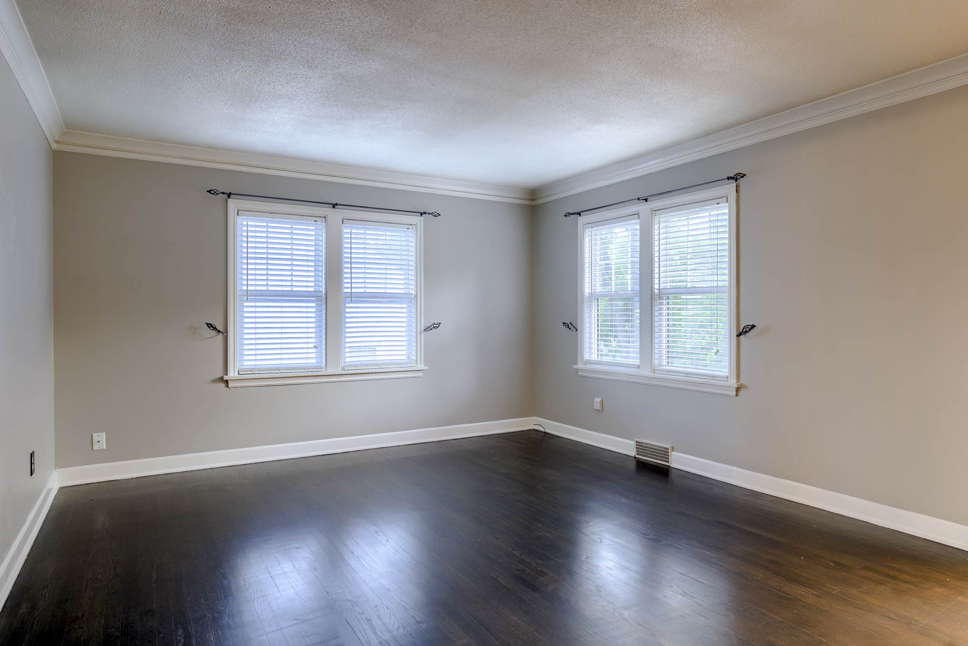 1411 S 52 Street, Omaha, NE 68106