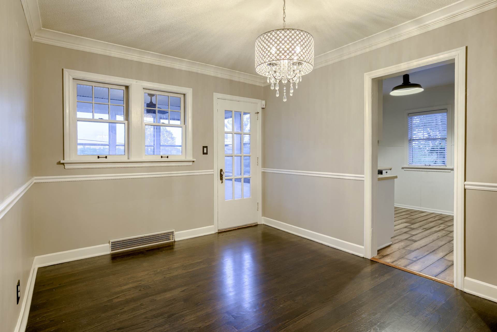 1411 S 52 Street, Omaha, NE 68106