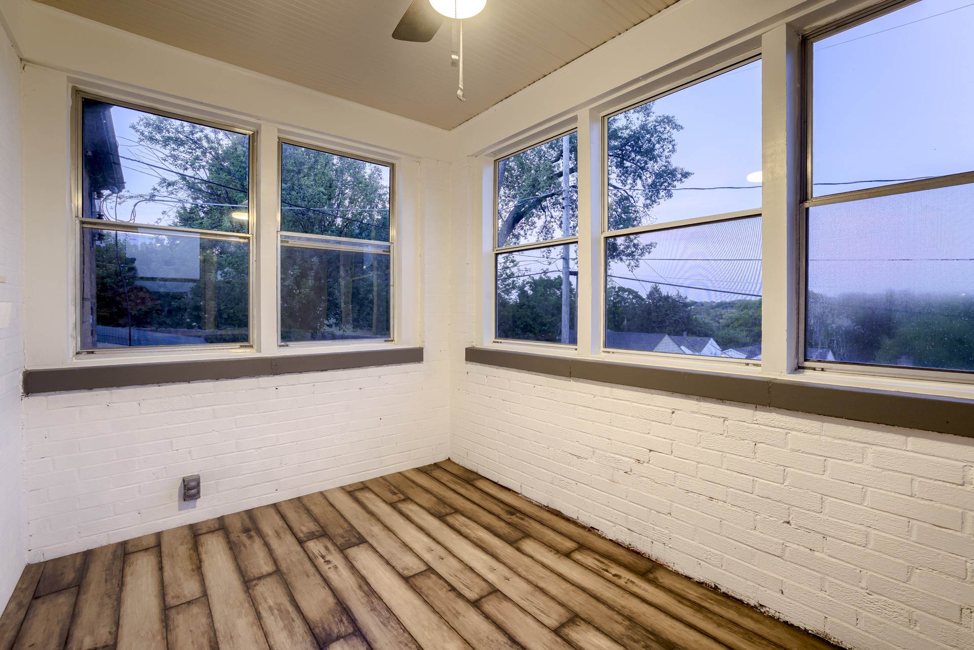 1411 S 52 Street, Omaha, NE 68106