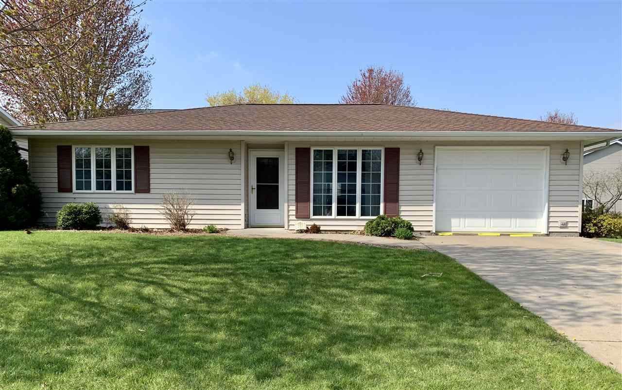 207 Valley Road, Williamsburg, IA 52361