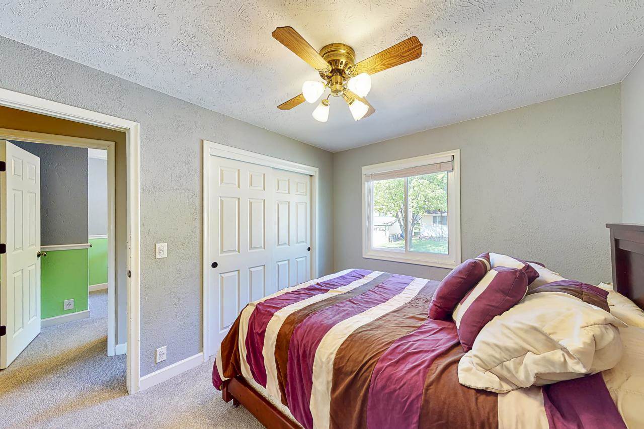 5709 N 115 Cir, Omaha, NE 68164