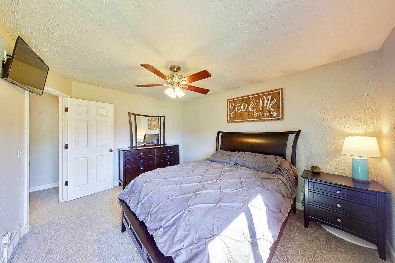 5709 N 115 Cir, Omaha, NE 68164