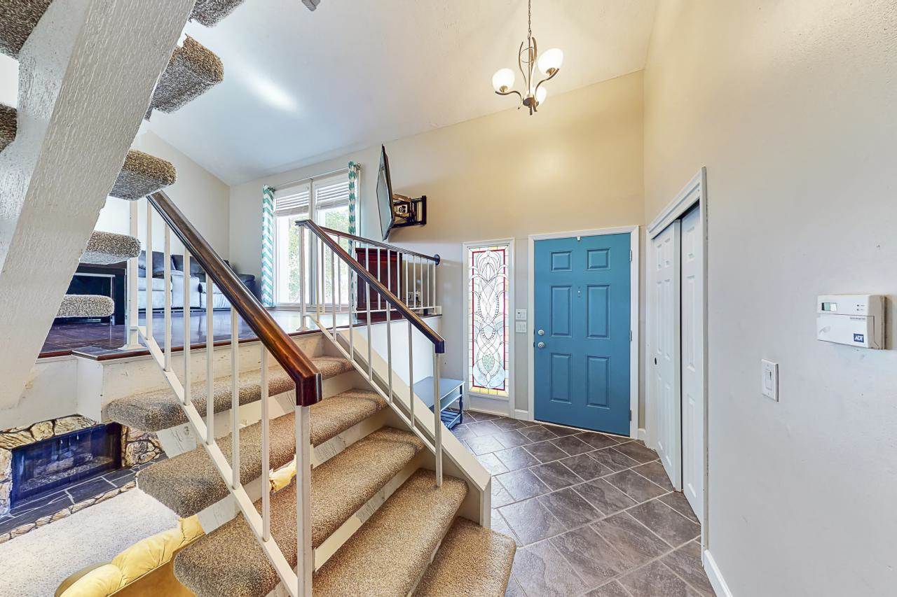 5709 N 115 Cir, Omaha, NE 68164