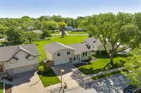 5709 N 115 Cir, Omaha, NE 68164