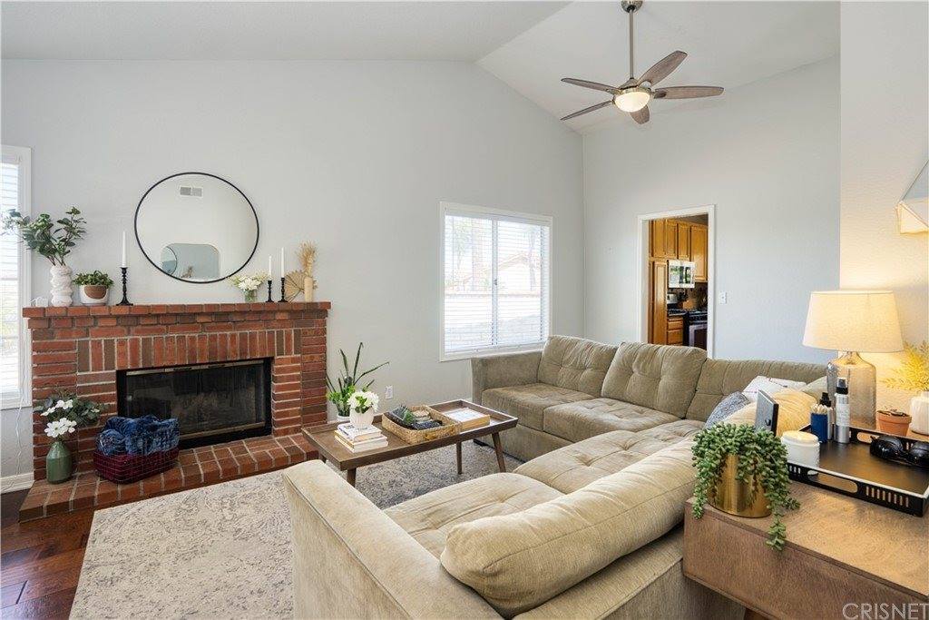 22427 Laurel Place, Saugus, CA 91390