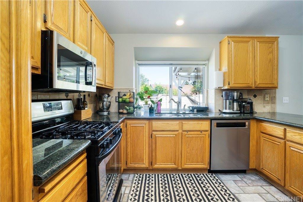 22427 Laurel Place, Saugus, CA 91390