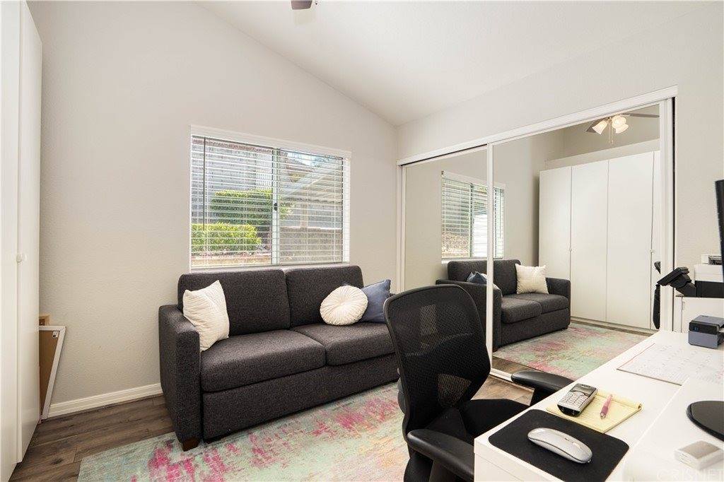 22427 Laurel Place, Saugus, CA 91390