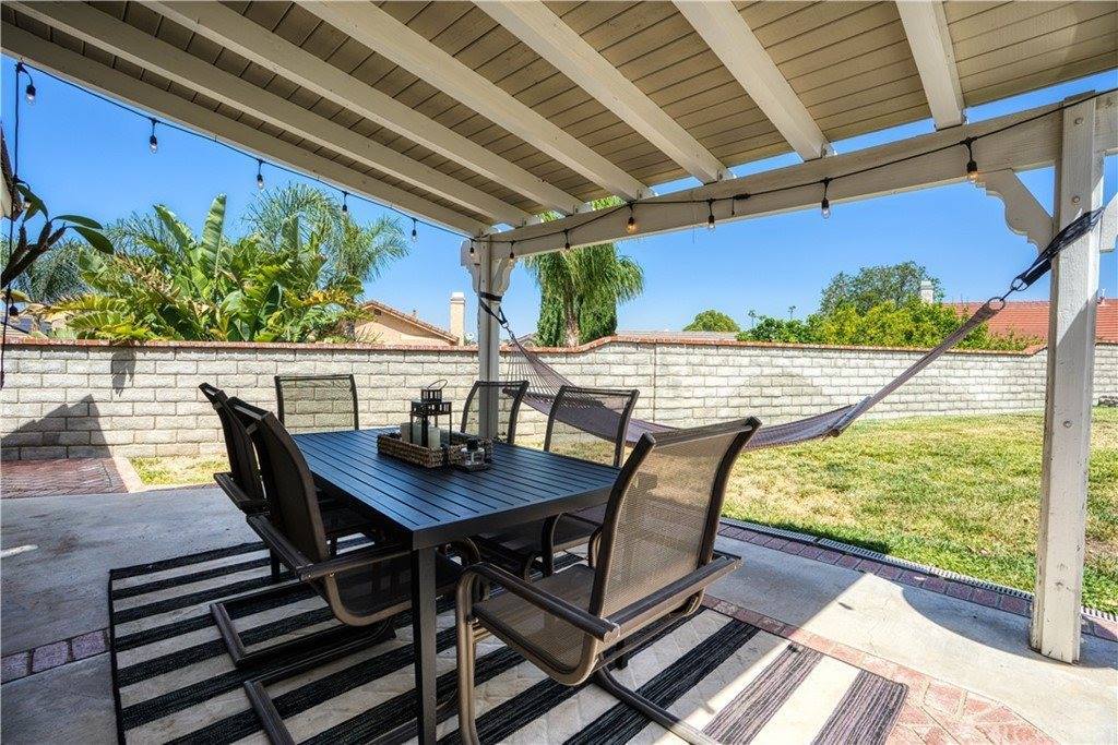 22427 Laurel Place, Saugus, CA 91390