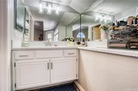 22427 Laurel Place, Saugus, CA 91390