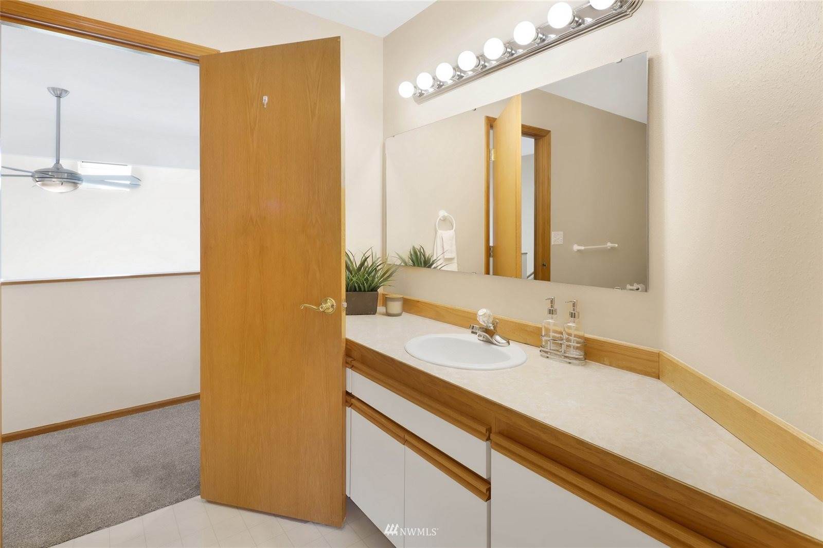 2201 James Circle, Lynden, WA 98264